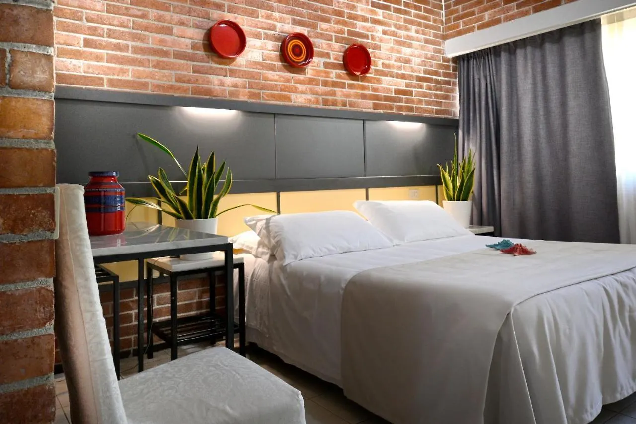 Hotel Marina Marina di Massa 3*,  Italy