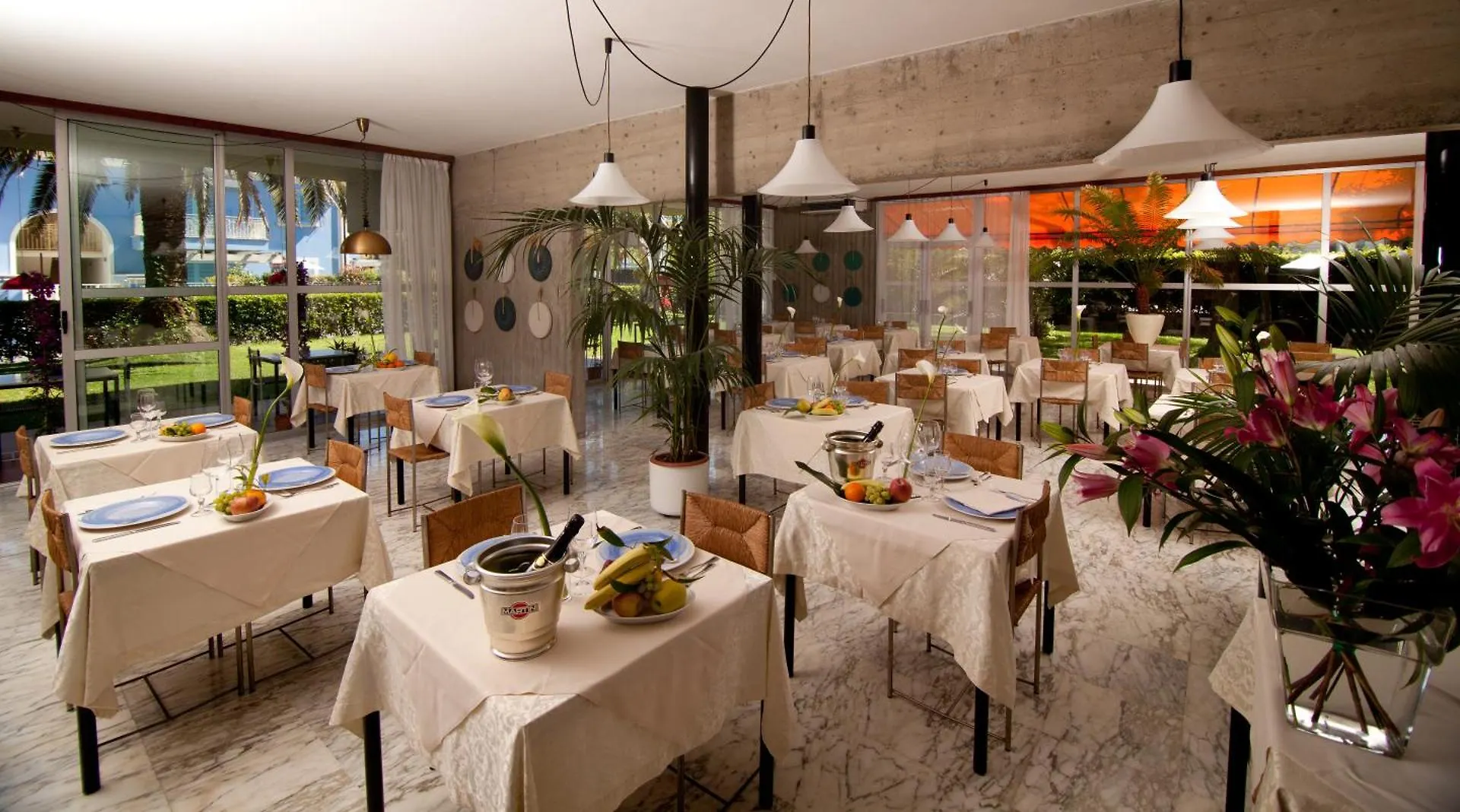 Hotel Marina Marina di Massa 3*,  Italy